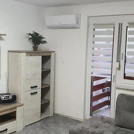Apartma Sivi Zako *