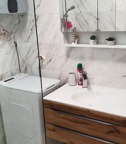 Apartman Apartma Sivi Zako